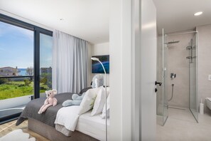 4 quartos, ferros/tábuas de passar roupa, Wi-Fi de cortesia