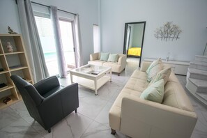 Smart TV - Entire home with Pool. Walk to the beach. Lety Copel (Mazatlan)