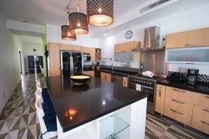 Fridge, microwave, oven, stovetop - Entire home with Pool. Walk to the beach. Lety Copel (Mazatlan)