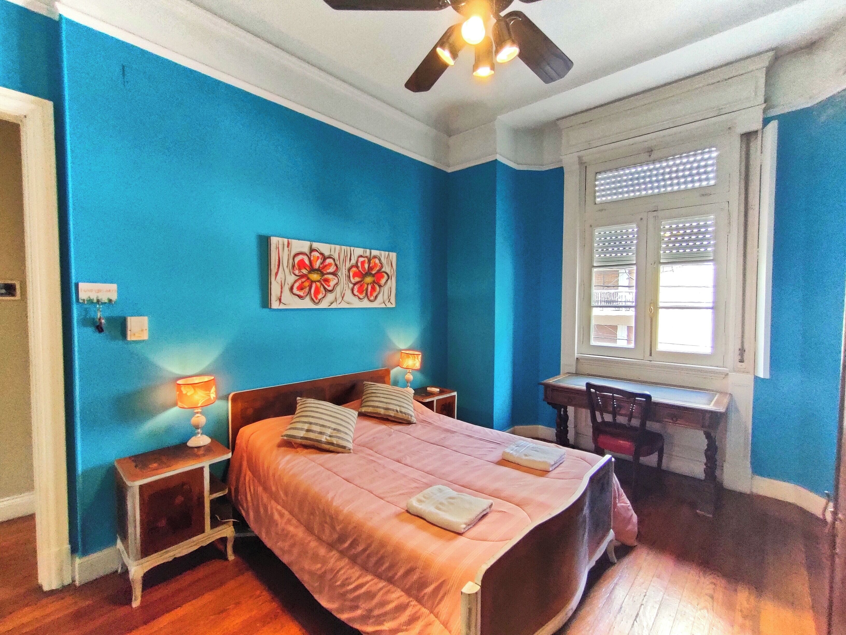 Tabla de planchar con plancha y wifi gratis 