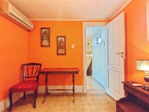 Iron/ironing board, free WiFi