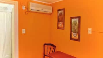 Cerati | Iron/ironing board, free WiFi