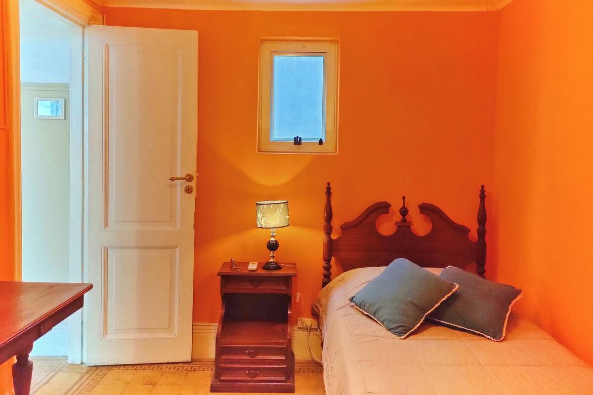 Kamar Single Standar | Setrika/meja setrika dan Wi-Fi gratis