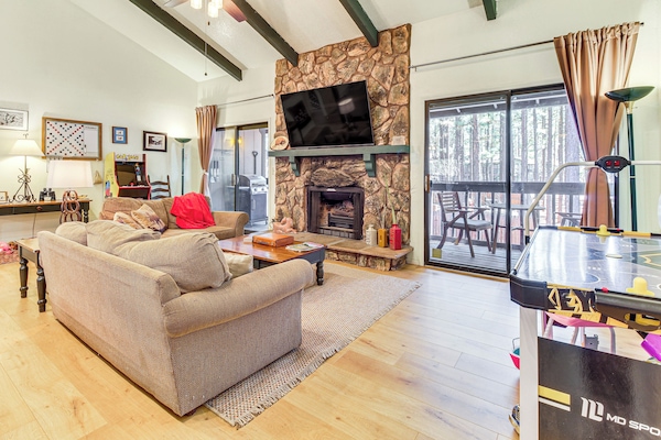 Pinetop Vacation Rental | 3BR | 2BA | Stairs Required | 1,556 Sq Ft
