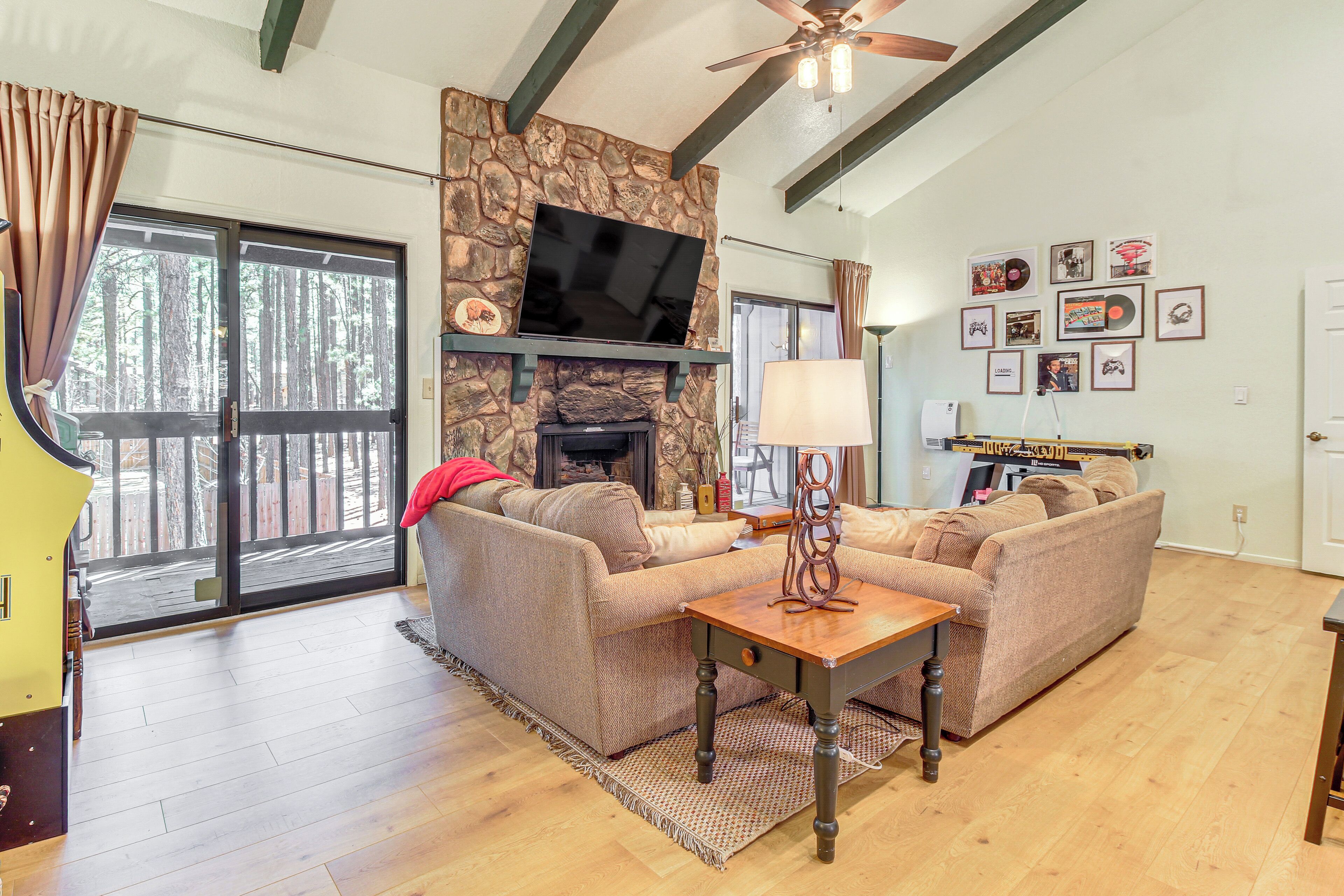 Hike & Golf: Family Home W/ Balcony In Pinetop! - Pinetop-Lakeside, AZ