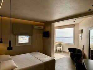 1 bedroom, in-room safe, iron/ironing board, free WiFi