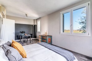 2 quartos, Wi-Fi de cortesia, roupa de cama
