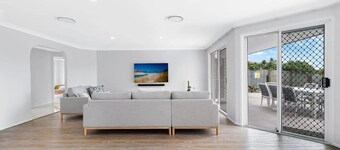 Relaxing Waterfront Oasis with Heated Spa!