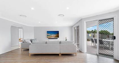 Relaxing Waterfront Oasis with Heated Spa!