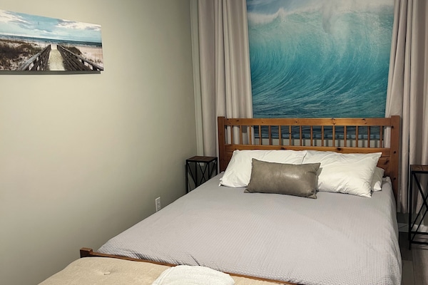 Tempurpedic Queen bed