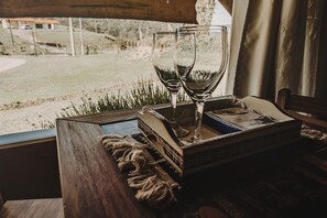 Cabaña Deluxe, cocina | Servicio de la habitación