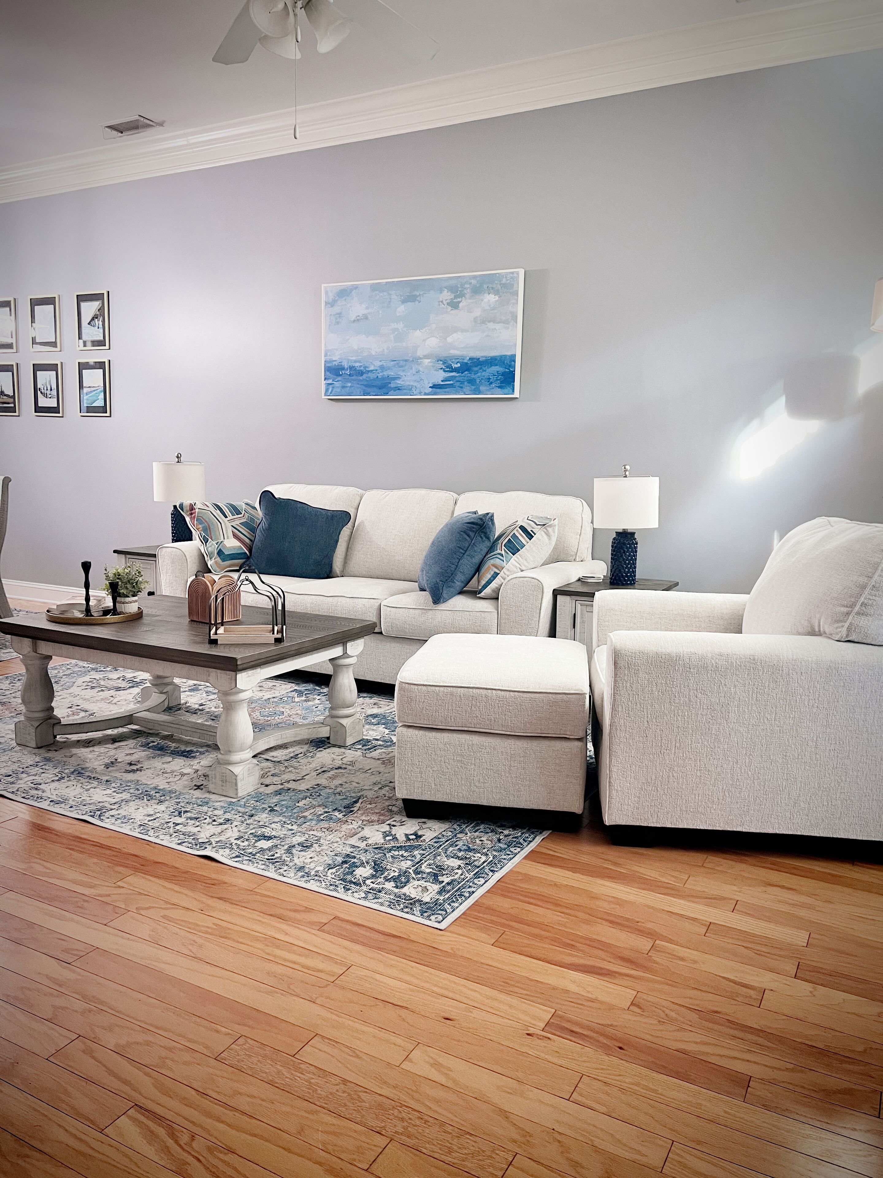 Beautifully decorated townhouse located minutes from downtown Wilmington NC!
