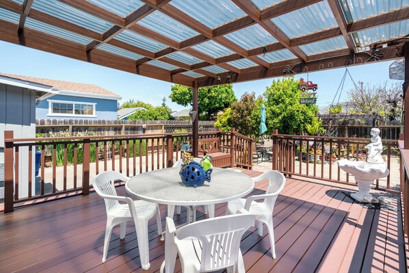 屋外ダイニングエリア