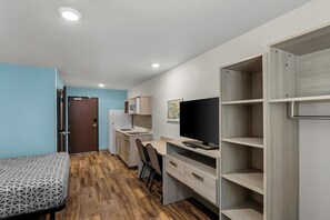 Suite, 2 Queen Beds, Non Smoking | Desk, laptop workspace, free WiFi, bed sheets - Woodspring Suites Newington - Hartford South (Newington)