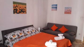 2 camere, ferro/asse da stiro, Wi-Fi gratuito, lenzuola