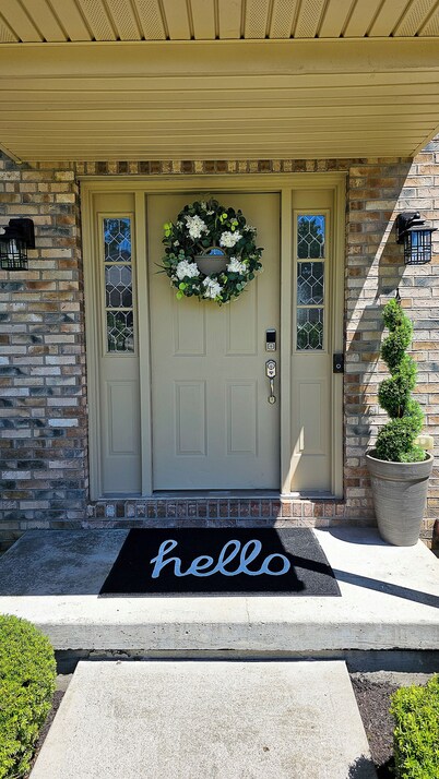 Cozy, Beautiful, Lovely Home Away from Home.  Perfect for family re-unions!