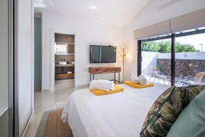 7 bedrooms, iron/ironing board, WiFi, bed sheets