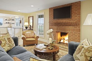 Living area - Orchard Hill Arrow Rock (Arrow Rock Township)