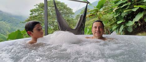 Bain à remous extérieur