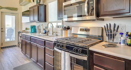 Riverfront Isleton Cottage < 1 Mi to Rio Vista!