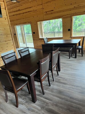 Dining - House/Boat house on the river!  Boat lift and boat ramp, sun deck, ice machine (Karnack)