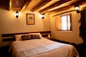 Family Bungalow, Mountain View | Desk, laptop workspace, free WiFi - El Portal de Qopuy Lodge (Coporaque)