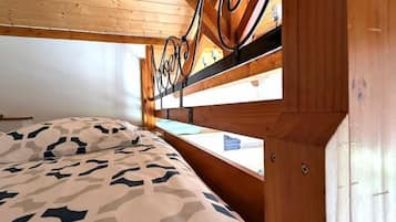 3 bedrooms, travel crib, free WiFi, wheelchair access