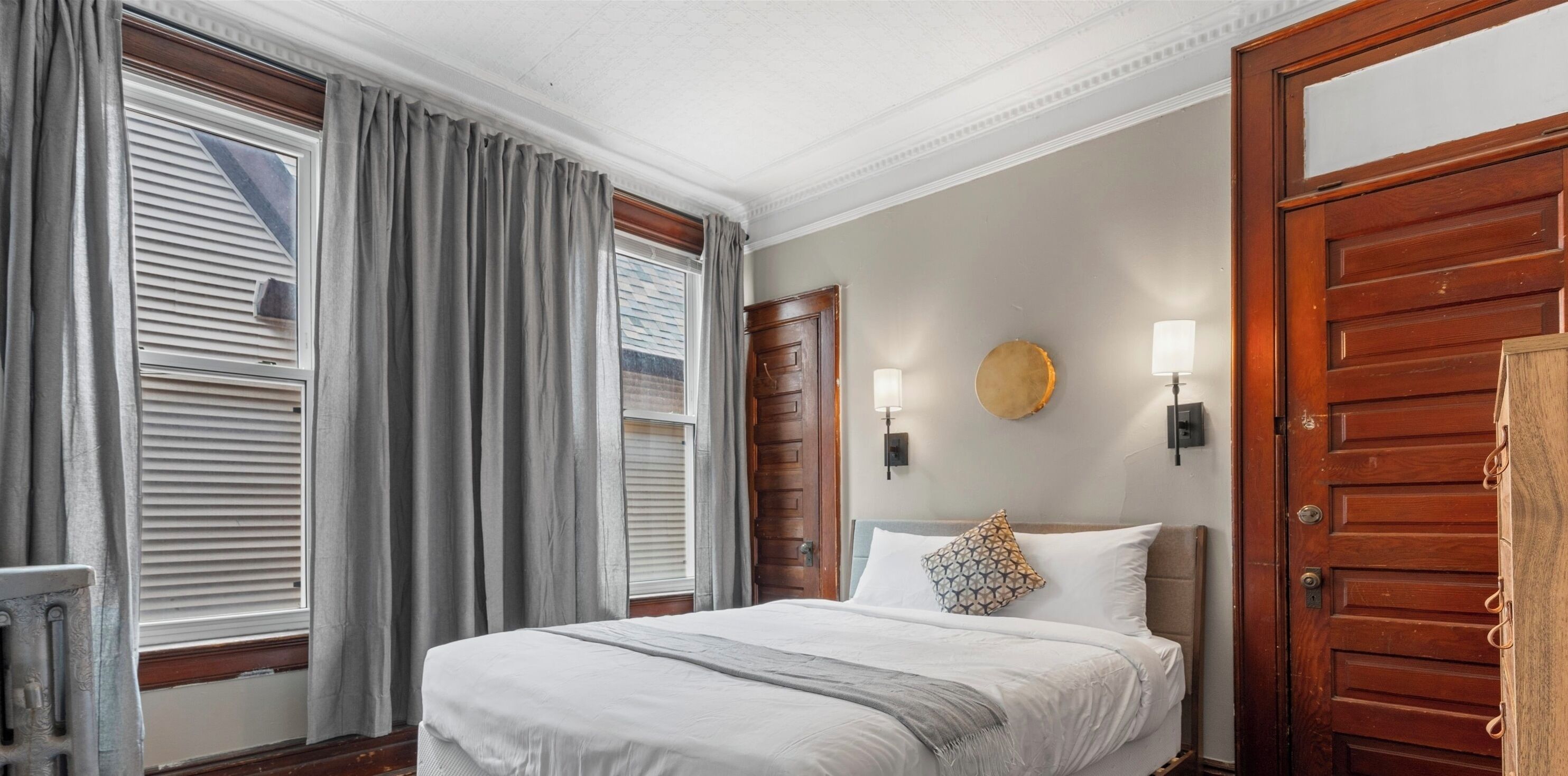 3 bedrooms, desk, iron/ironing board, free WiFi