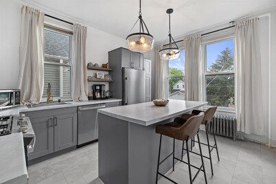 Style and Luxury - Unbeatable Location