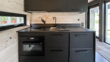Fridge, stovetop, coffee/tea maker