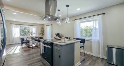 15 Minutes To Hershey Park w/ Hot Tub, Firepit, Gameroom & In-House Gym