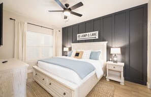 3 bedrooms, desk, iron/ironing board, free WiFi - Walk-In 3 Bedroom 2 Full Bath Luxury Condo, Sleeps 12 Lake View & Mins from SDC! (Branson)