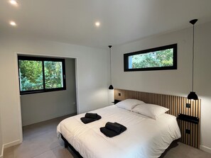 4 Schlafzimmer, BĂŒgeleisen/BĂŒgelbrett, kostenloses WLAN, BettwĂ€sche