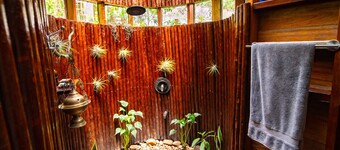 Alma Del Rio – Riverfront Cabins on the Macal River near San Ignacio (Entire Property)