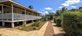 Elena's Jewel - Modern 2BR Home