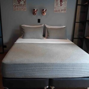 2 bedrooms, desk, iron/ironing board, free WiFi
