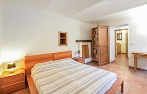 3 quartos, Wi-Fi de cortesia, roupa de cama