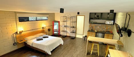 Classic Apartment (FRN101) | 1 bedroom, desk, free WiFi