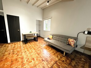Comfort Apartment (FRN106) | Living area - Frontera by Roots Rentals (Medellín)