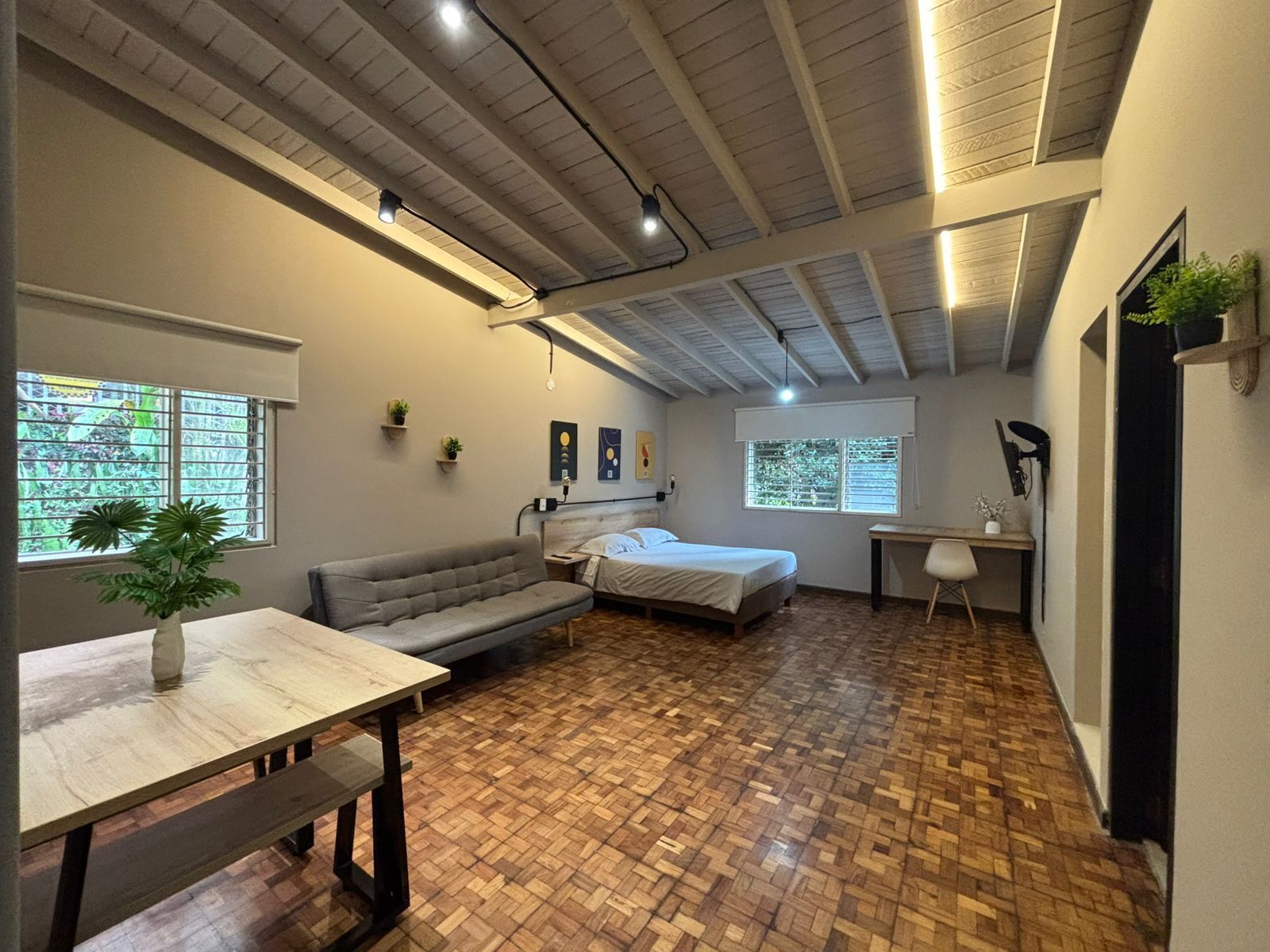 Comfort Apartment (FRN106) | Desk, free WiFi