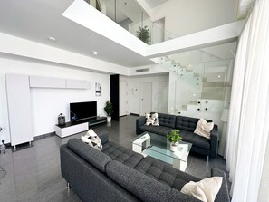 Smart TV, lareira, escritórios