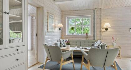 Gorgeous home in Asnæs with kitchen