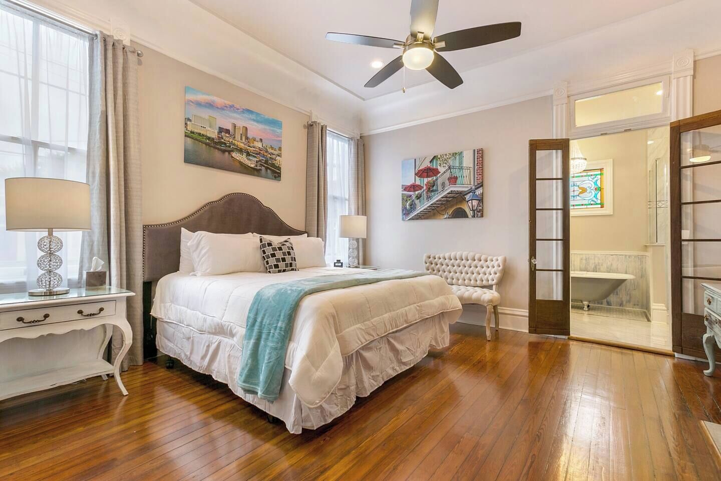 5 slaapkamers, een strijkplank/strijkijzer, reisbedje, gratis wifi