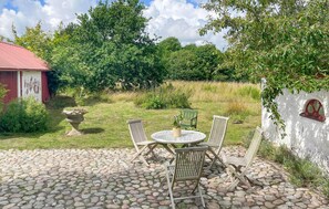 Outdoor dining - 4 bedroom cozy home in Gärsnäs (Gärsnäs)