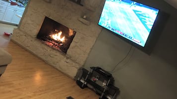 TV, fireplace