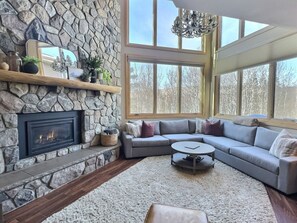 Smart TV, fireplace, DVD player, ping pong