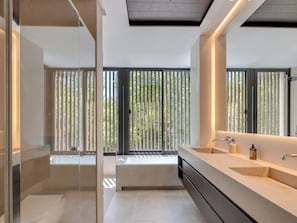 Shower, hair dryer, towels - All About Villa Lavanda (Marbella)