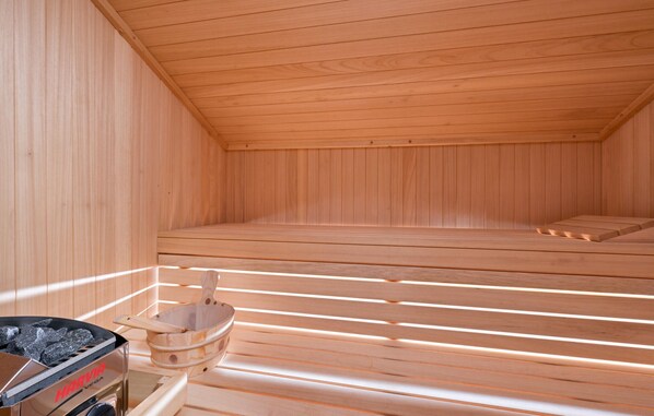 Sauna - Nice home in Bakovcica with sauna (Bakovcica)