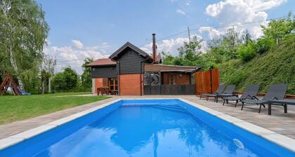 Nice home in Bakovcica with sauna