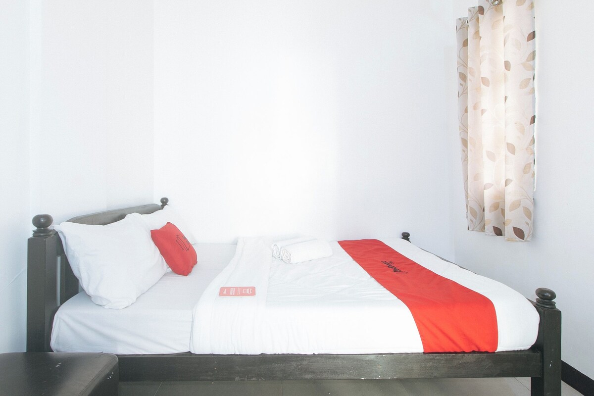 RedDoorz Standard Room
